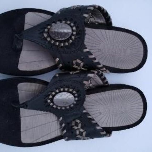 Array Moki Medallion Leather Thong Sandal Black Women's sz 6.5 - Picture 6 of 6